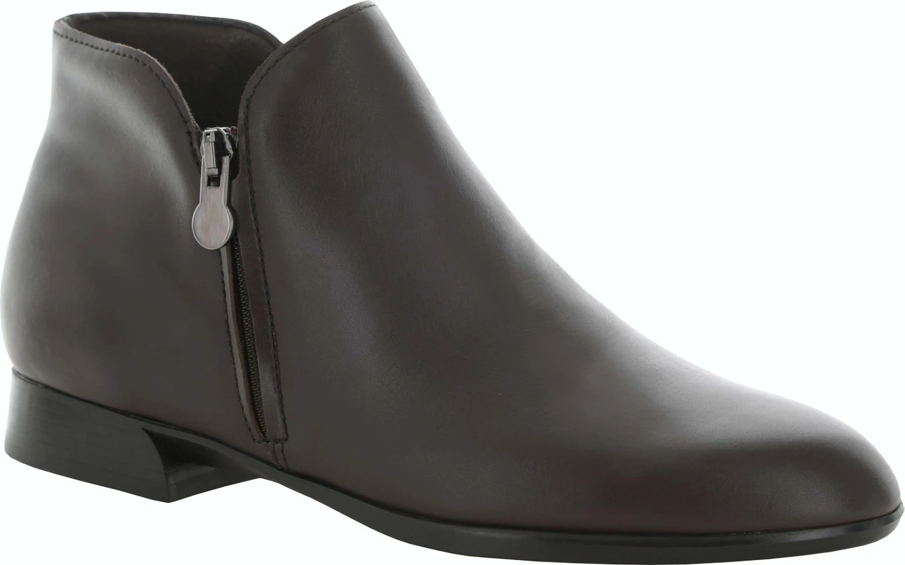 Munro Averee 2 Munro Averee - Image 2